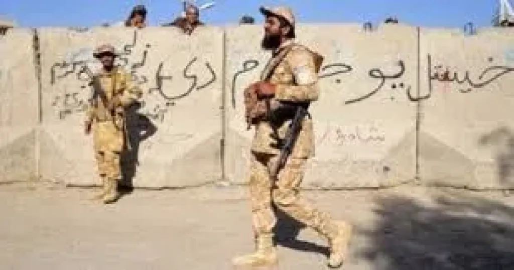 مقتل 40 مدنيا قبل الهدنة فى الاشتباكات على الحدود بين أفغانستان وباكستان