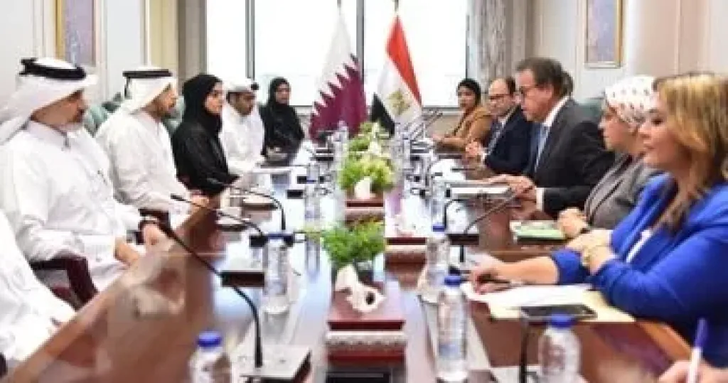 وزير الصحة يستقبل وزير الصحة العامة بدولة قطر لبحث سبل التعاون المشترك