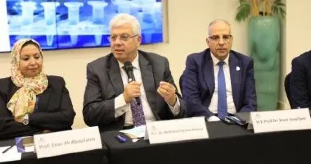 فوز طلاب جامعة حلوان بالمركز الأول عن مشروع لتحلية مياه البحر لإنتاج الهيدروجين الأخضر