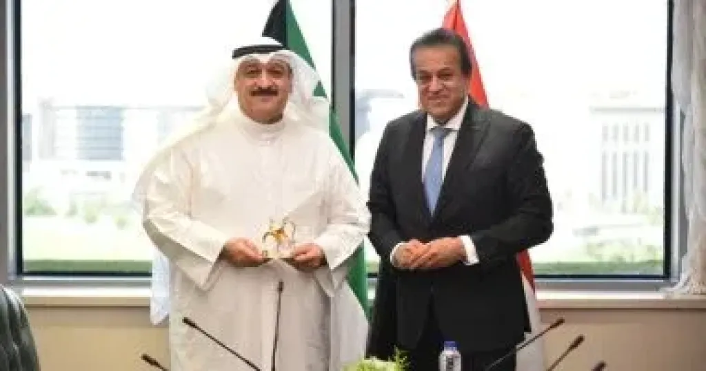 وزير الصحة يبحث مع نظيره الكويتي سبل تعزيز التعاون الصحي المشترك