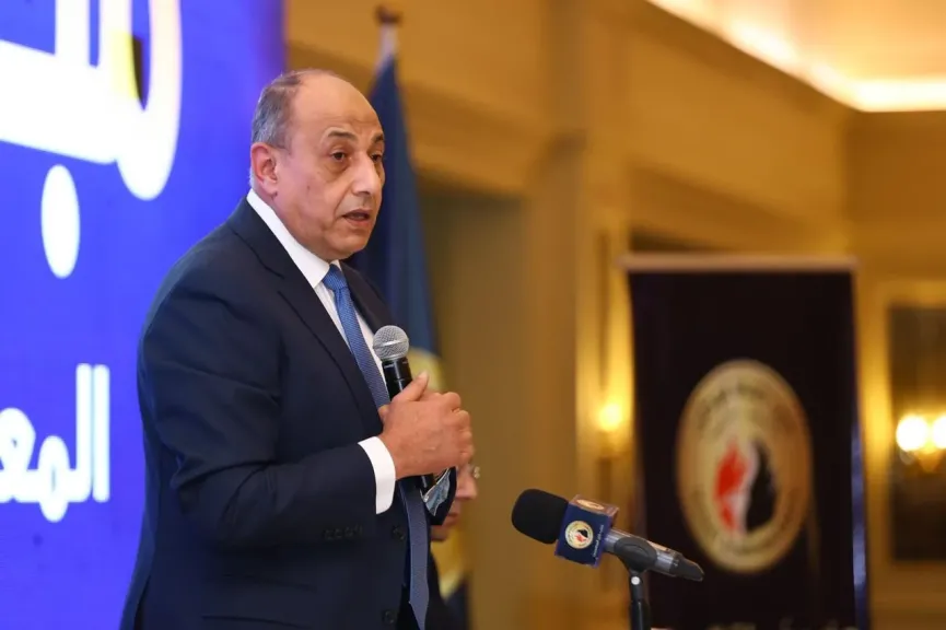رئيس حماة الوطن يعقد اجتماعا مع أعضاء الحزب المعينين بمجلس الشيوخ.. صور