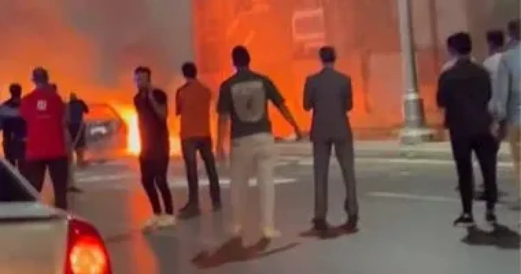السيارة المحترقة
