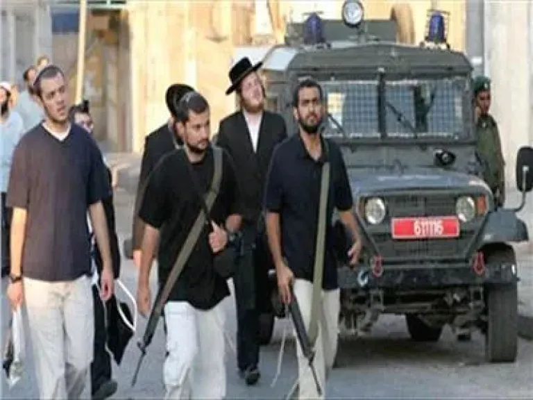«الصحة الفلسطينية»: 5 مصابين إثر اعتداءات مستوطنين على فلسطينييين برام الله