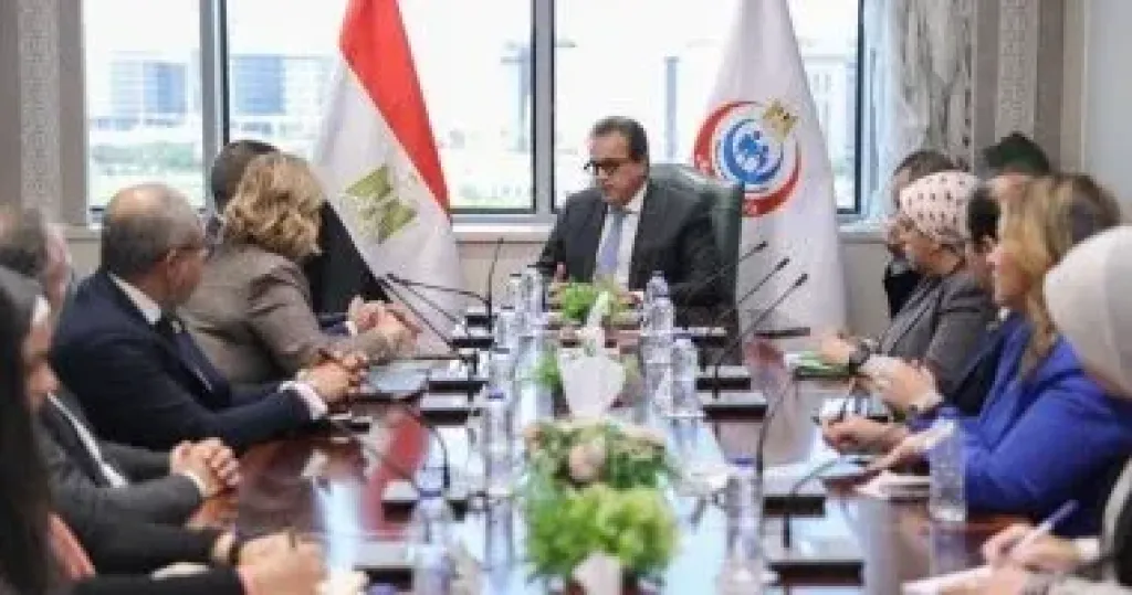 الدكتور خالد عبدالغفار يستقبل وفد المجلس التنفيذى لاتحاد المستشفيات العربية