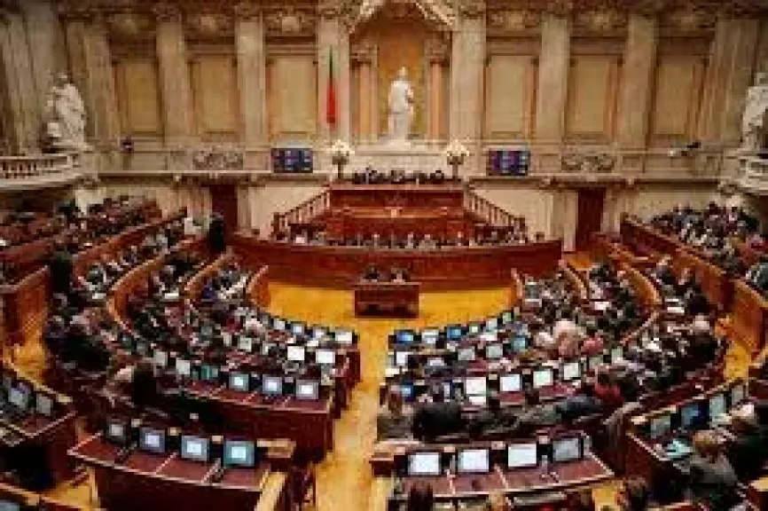 البرلمان البرتغالى يوافق على مشروع قانون يحظر ارتداء النقاب بالأماكن العامة