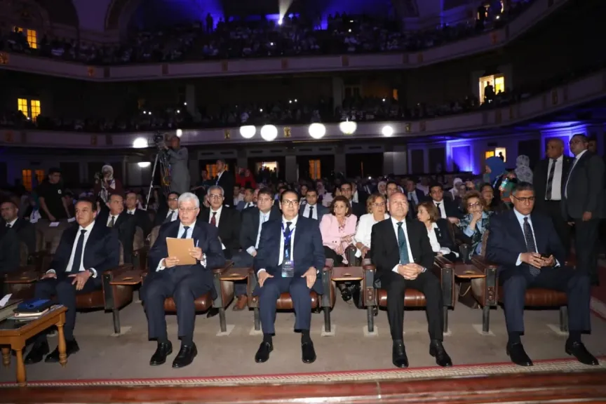 محافظ القاهرة يشهد فعاليات المؤتمر الدولى الاول للذكاء الاصطناعي  والذى نظمته جامعة القاهرة