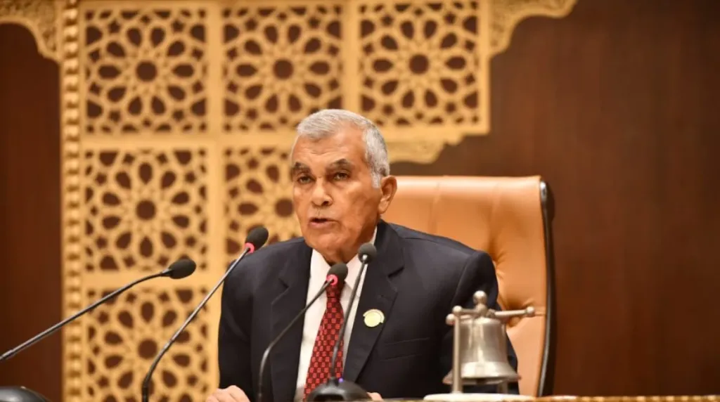 المستشار عصام الدين فريد يرفع الجلسة العامة لـ”الشيوخ” ..والعودة للانعقاد 26 المقبل