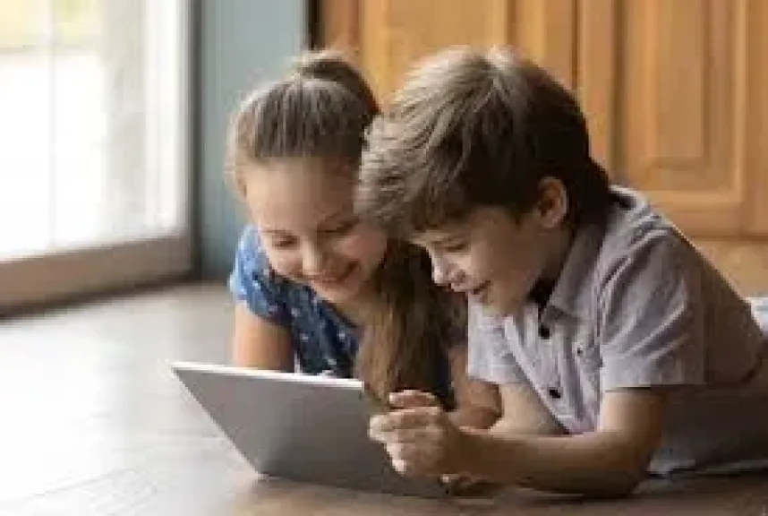 كيف تحمى ابنك من مخاطر الإنترنت بعد وقوع جريمة الإسماعيلية؟