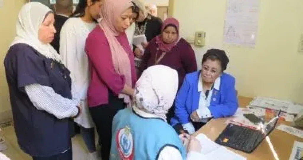نائب وزير الصحة تتفقد وحدة طب أسرة الذراع البحري وتعقد اجتماعًا تنسيقيًا لضبط معدلات الولادات القيصرية في الإسكندرية