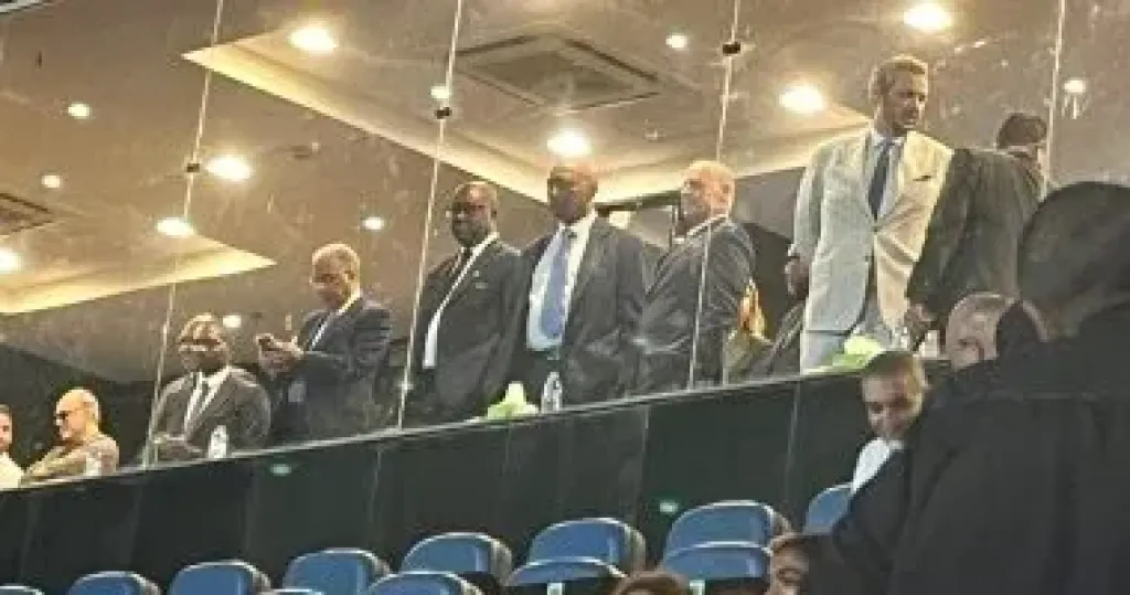 موتسيبي وأبو ريدة في مقصورة الدفاع الجوي لحضور السوبر الأفريقي