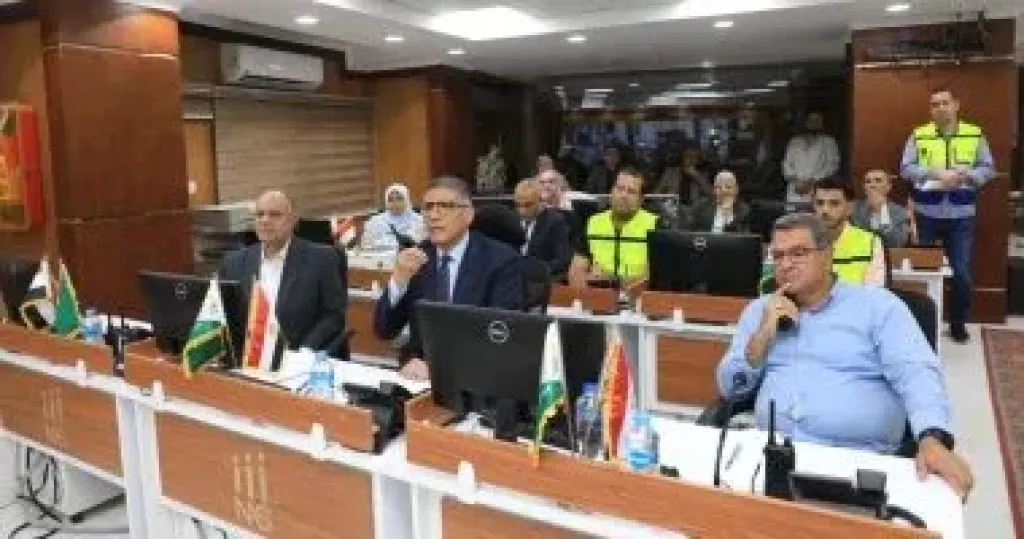 محافظ الجيزة يوجه بإيقاف الميكروباصات على الطرق وسحب رخص المخالفين
