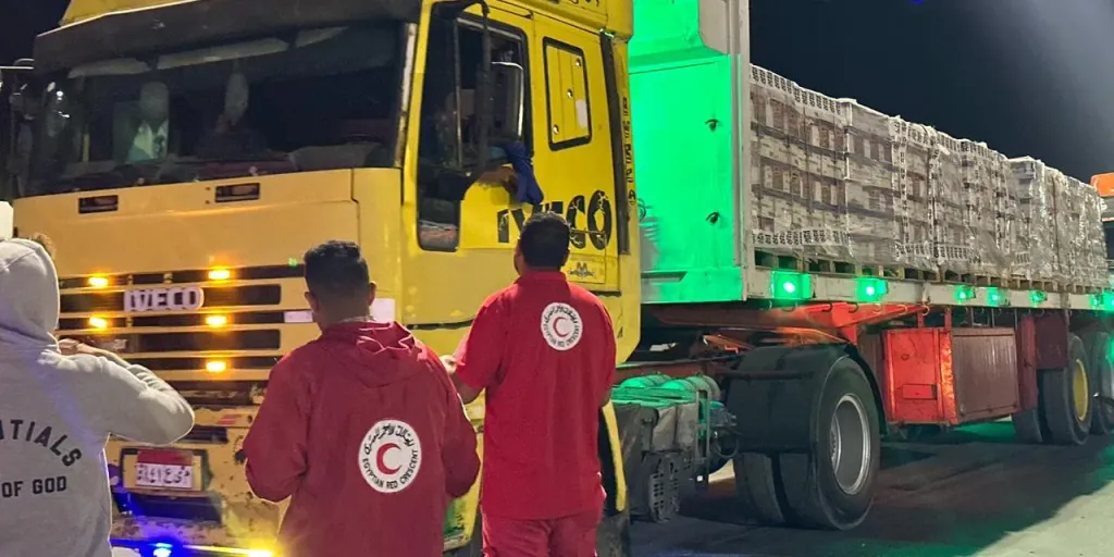 الهلال الأحمر المصري يُطلق قافلة «زاد العزة» 53 حاملة نحو 8500 طن مساعدات إغاثية شاملة إلى الأشقاء الفلسطينيين