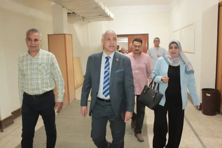 نائب رئيس جامعة أسيوط يتفقد مركز النيل للتنوير والإشعاع الثقافي