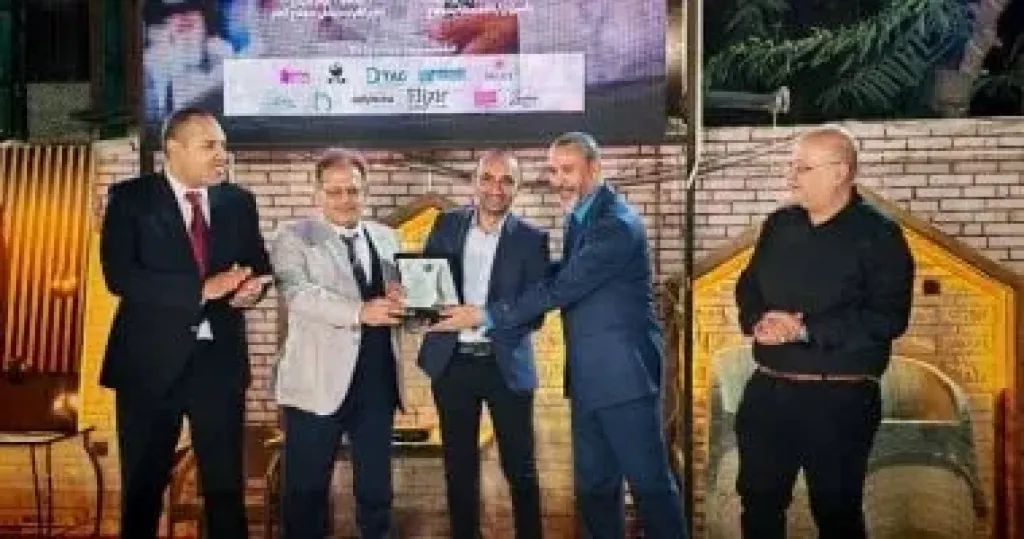 صحة سوهاج تكرم قسم الصيدلة بالمستشفى العام لتميزهم بالعمل