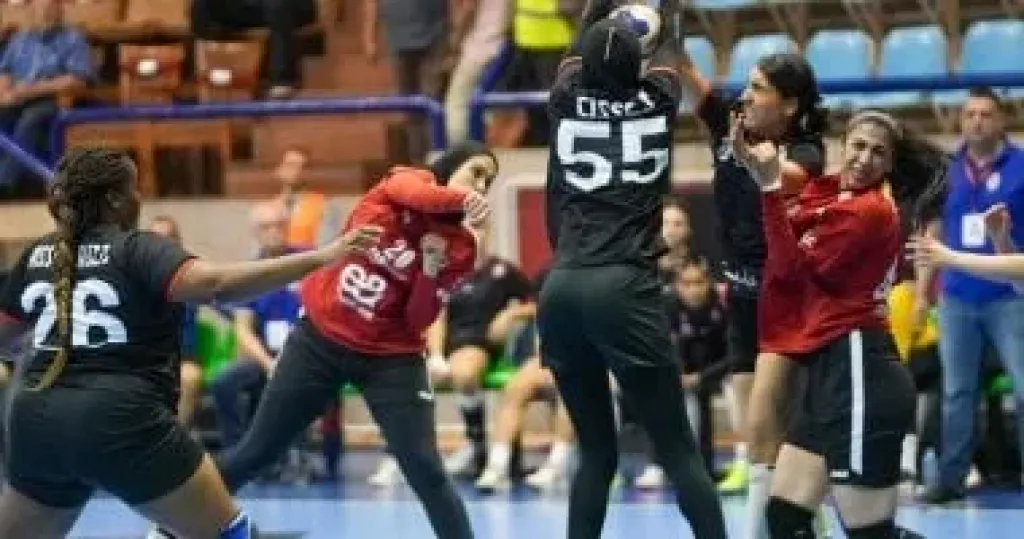سيدات يد الأهلى أمام بترو أتلتيكو الأنجولى فى نهائى بطولة أفريقيا بالمغرب