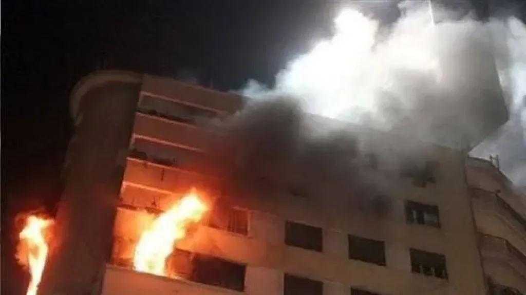 المعمل الجنائي يعاين حريق شقة في العجوزة»