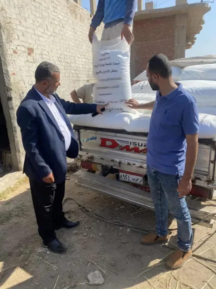 ضبط أسمدة كيماوية مهربة وأغذية منتهية وافران مخالفة بحملة لتموين الحسينية