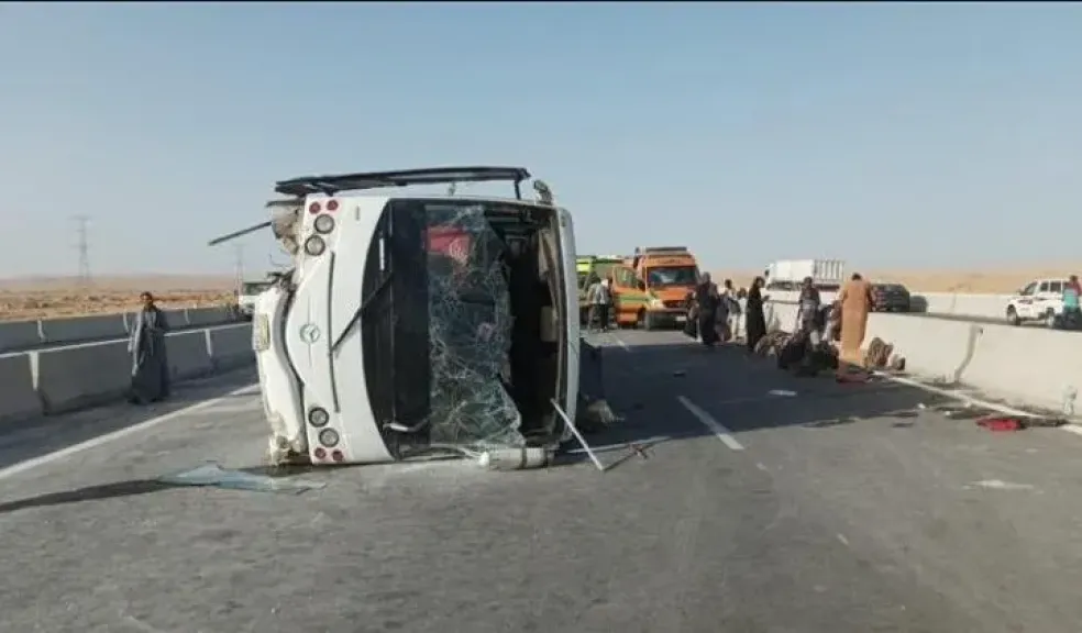مصرع شخص وإصابة ٦ آخرين أثر إنقلاب سيارة من أعلى كوبرى بالبحيرة