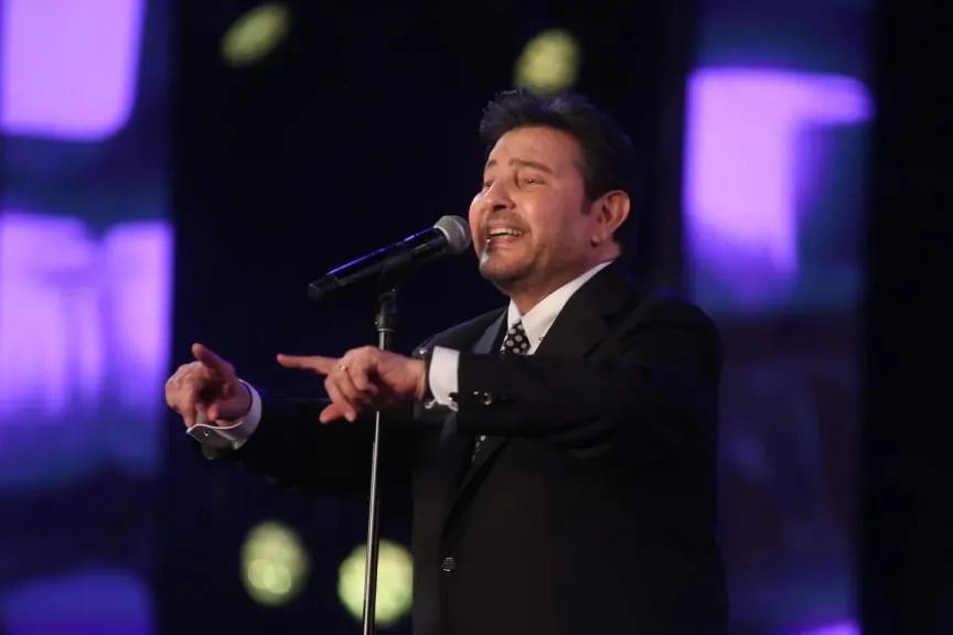 هاني شاكر يتألق في حفله بمهرجان الموسيقى العربية بأجمل أغانيه