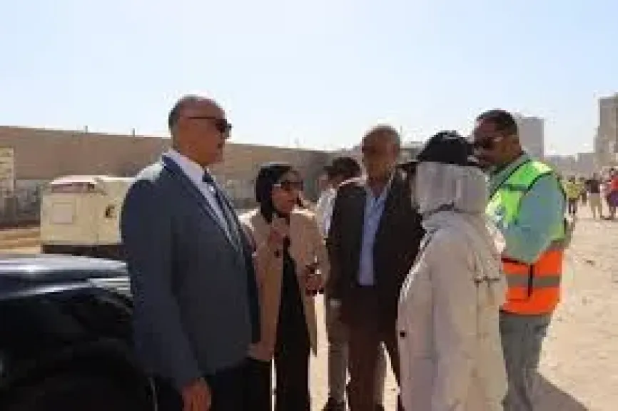 محافظ القليوبية يتابع أعمال تطوير ورصف شارع بهتيم اسكو