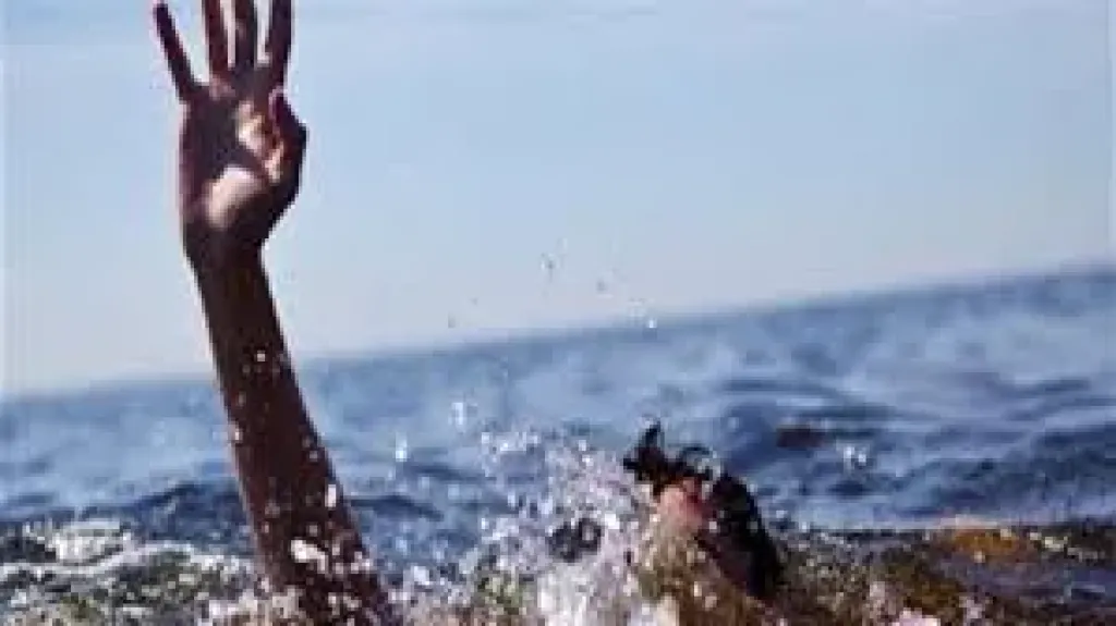 انتشال جثة شخص غرق فى نهر النيل بالقاهرة