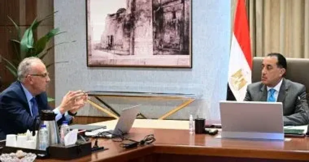 رئيس الوزراء يتابع جهود إزالة تعديات نهر النيل في إطار ”المشروع القومي”