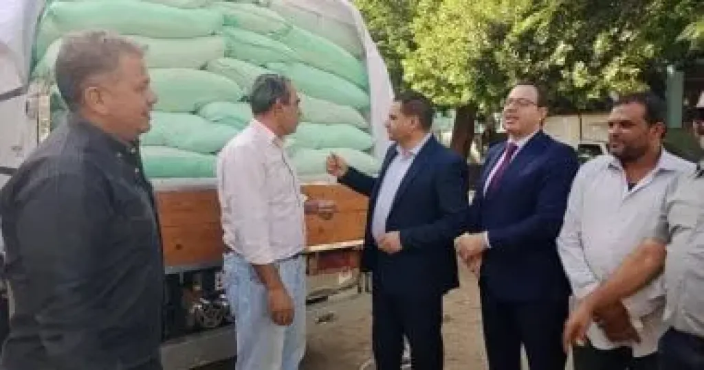 ضبط سيارة محملة بـ10 أطنان دقيق مدعم قبل تهريبها للسوق السوداء فى الجيزة