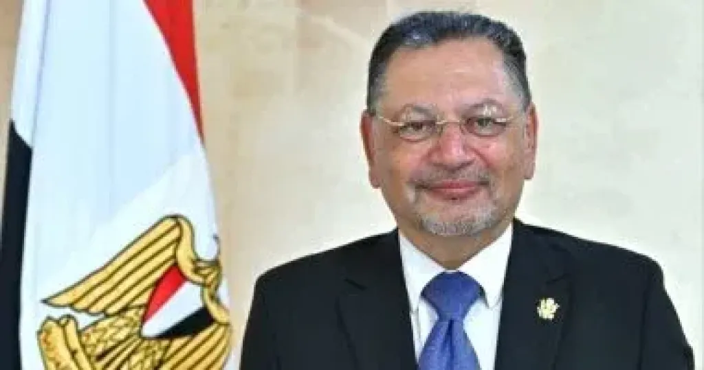 رئيس جامعة القاهرة يهنئ الدكتور محمد رفعت السركي لتعيينه نائبا لرئيس الجامعة