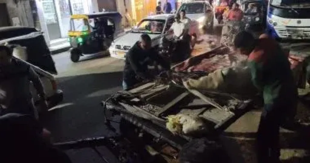 بط عربات كارو تفرز المخلفات بالطريق العام بحملات فى إمبابة والمنيرة والوراق