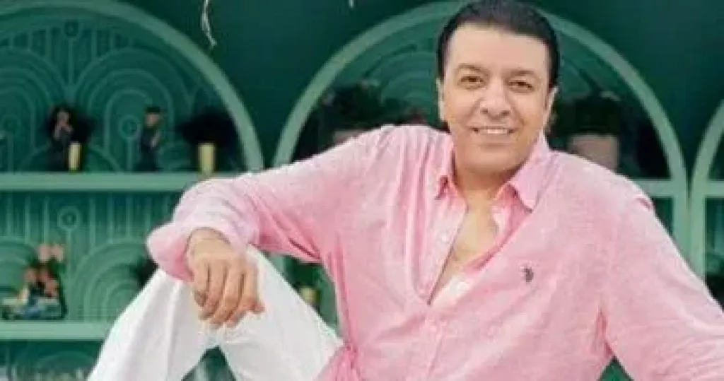مصطفى كامل يحتفل بعيد ميلاد زوجته: كل سنة وانتى طيبة يا زينة حياتى