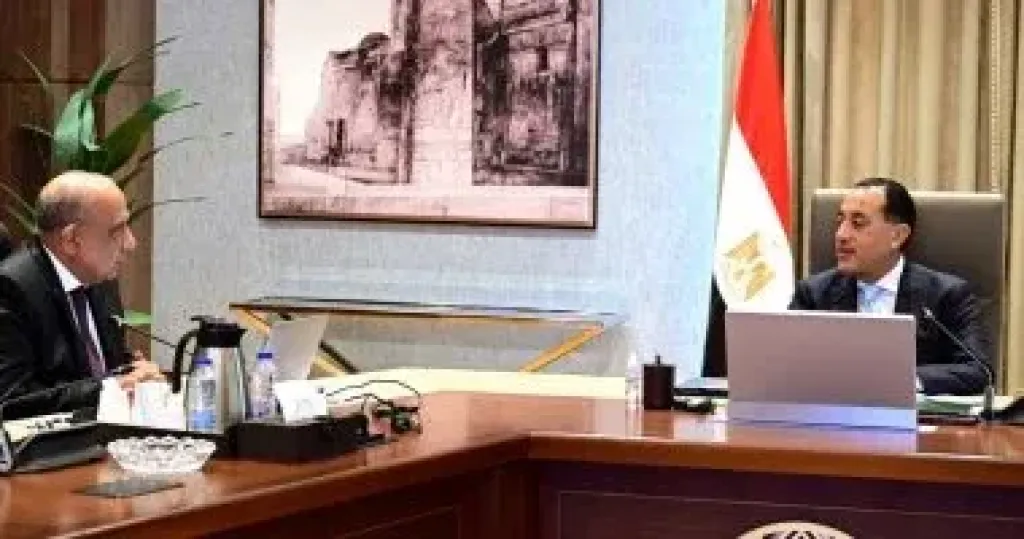 رئيس الوزراء يتابع عددا من ملفات عمل وزارة الكهرباء والطاقة المتجددة