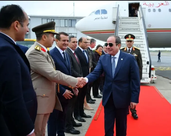 المتحدث الرئاسي ينشر صور وفيديو وصول الرئيس السيسي للمطار العسكري ببروكسل