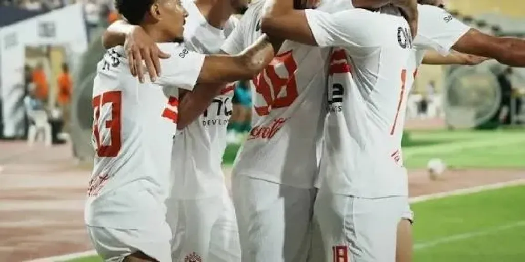 جلسة فنية بين فيريرا ولاعبى الزمالك استعدادًا لمواجهة العودة أمام ديكيداها