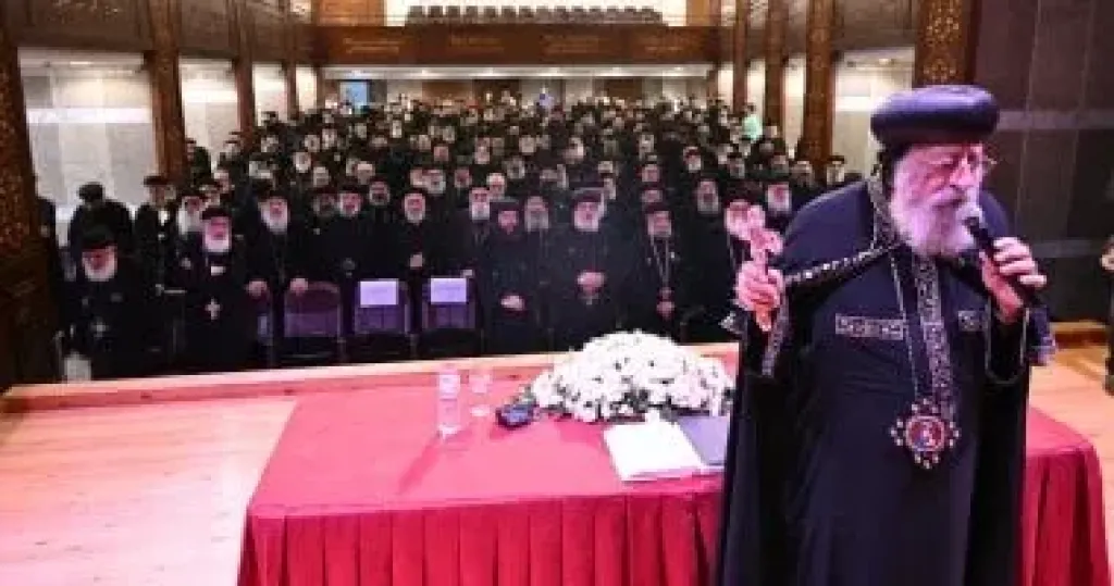 البابا تواضروس يلتقى كهنة حلوان والمعادى ومصر القديمة بمطرانية المعادى