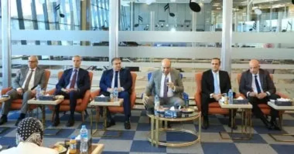 وزارة الطيران تنظم جولة تفقدية لمحرري شؤون القطاع بمطار سفنكس