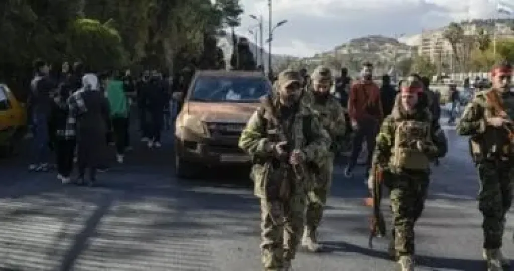 اكتشاف مقبرة جماعية لقتلى عراة فى منطقة تل الصوان شرقى دوما السورية