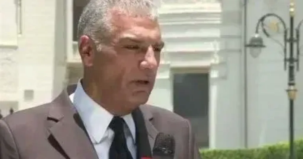 محافظ أسوان يتابع إعادة ضخ مياه الشرب لمنطقة الكرور بعد إصلاح الكسر... محافظ أسوان يتابع إعادة ضخ مياه الشرب لمنطقة الكرور بعد إصلاح الكسر بخط الطرد الرئيسي