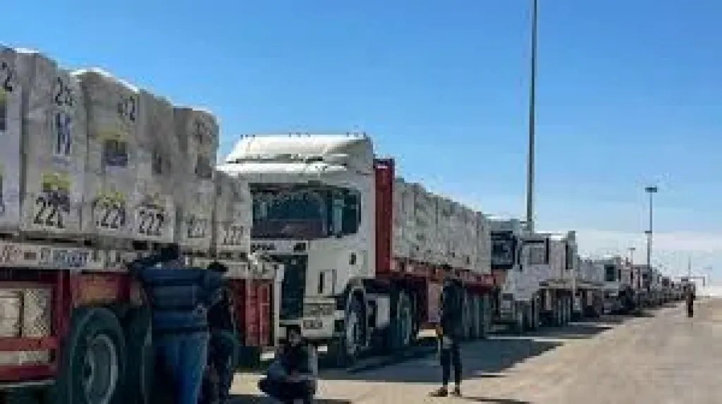 الأونروا: 6 آلاف شاحنة مساعدات فى مصر والأردن تنتظر دخول غزة