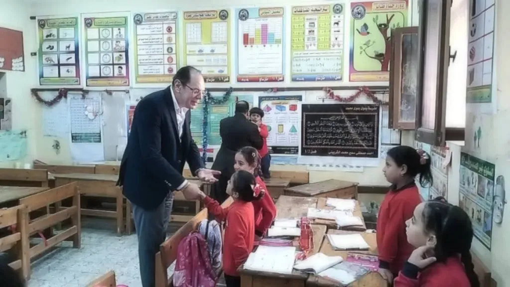 وليد ماهر  يتابع انضباط وجودة الأداء التعليمي فى مدارس شرق المنصورة