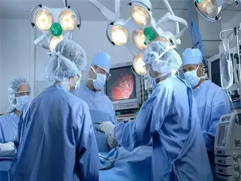 فريق طبي بمستشفى طهطا العام يُنقذ حياة شاب عقب إصابته بجلطة حادة
