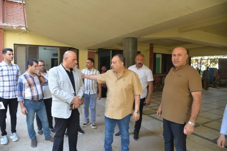 محافظ أسيوط يتفقد أنشطة جمعية الشابات المسلمات ويتابع برامج دعم