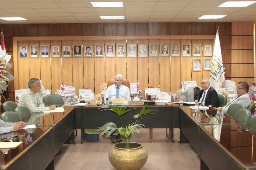 جامعة أسيوط تعقد اجتماع مجلس إدارة صندوق التكافل الاجتماعي للطلاب