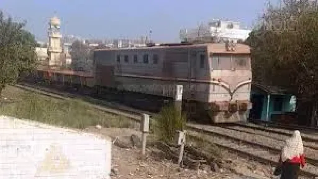 إغلاق مزلقان الكاراتيه في قنا 15 يوما