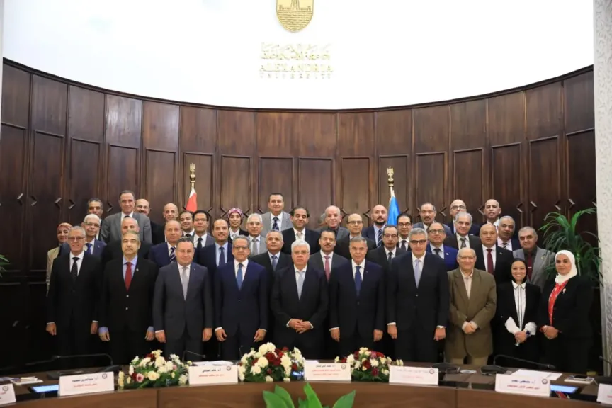 وزير التعليم العالي ومحافظ الإسكندرية يشهدان تكريم الدكتور خالد العناني