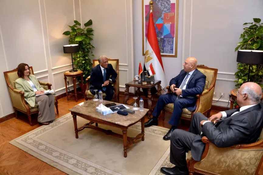 وزير الصناعة والنقل يبحث مع سفير المغرب بالقاهرة  تعزيز  التعاون... وزير الصناعة والنقل يبحث مع سفير المغرب بالقاهرة  تعزيز  التعاون في مجالي الصناعة والنقل