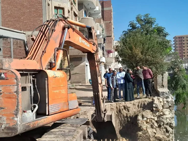 تنفيذ أعمال إحلال وتجديدجزئي للحائط الساند بمنيا القمح بالشرقية تنفيذ أعمال إحلال وتجديدجزئي للحائط الساند بمنيا القمح بالشرقية