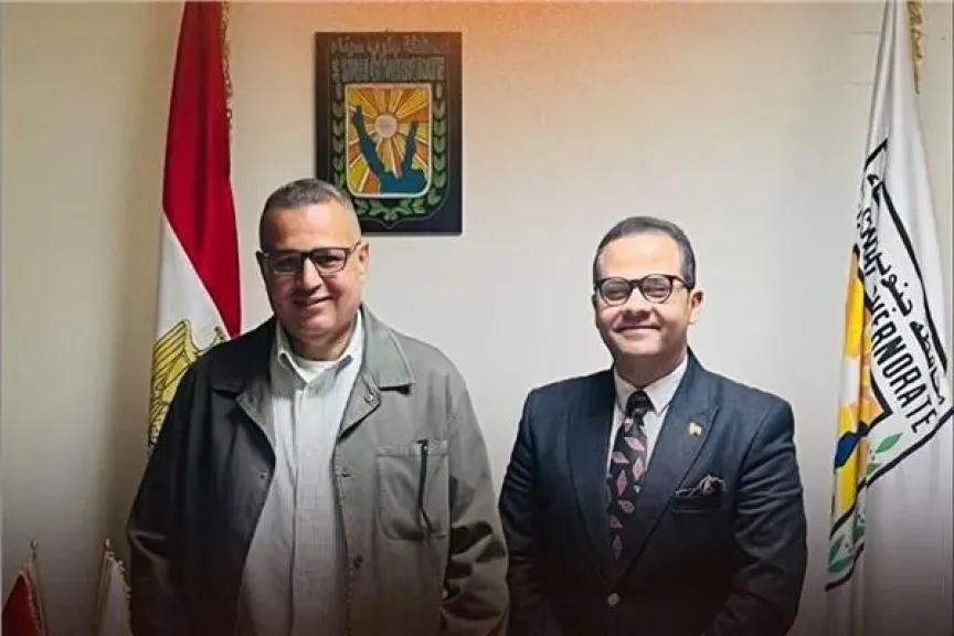 محافظ جنوب سيناء ورئيس شرم الشيخ للمسرح يبحثان التحضيرات النهائية للدورة الـ10 محافظ جنوب سيناء ورئيس شرم الشيخ للمسرح يبحثان التحضيرات النهائية للدورة الـ10