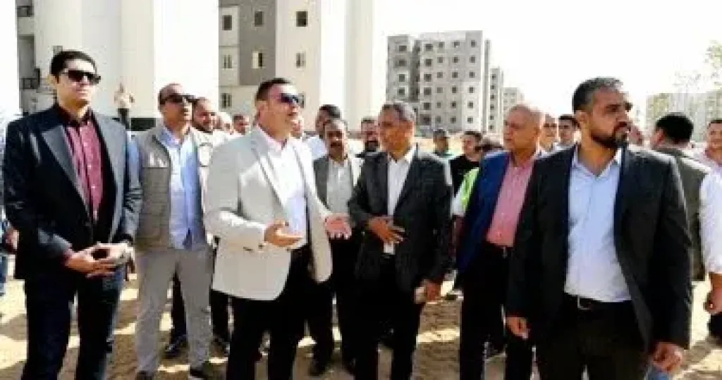 وزير الإسكان يتفقد مشروع المبادرة الرئاسية سكن لكل المصريين بالعبور وزير الإسكان يتفقد مشروع المبادرة الرئاسية سكن لكل المصريين بالعبور