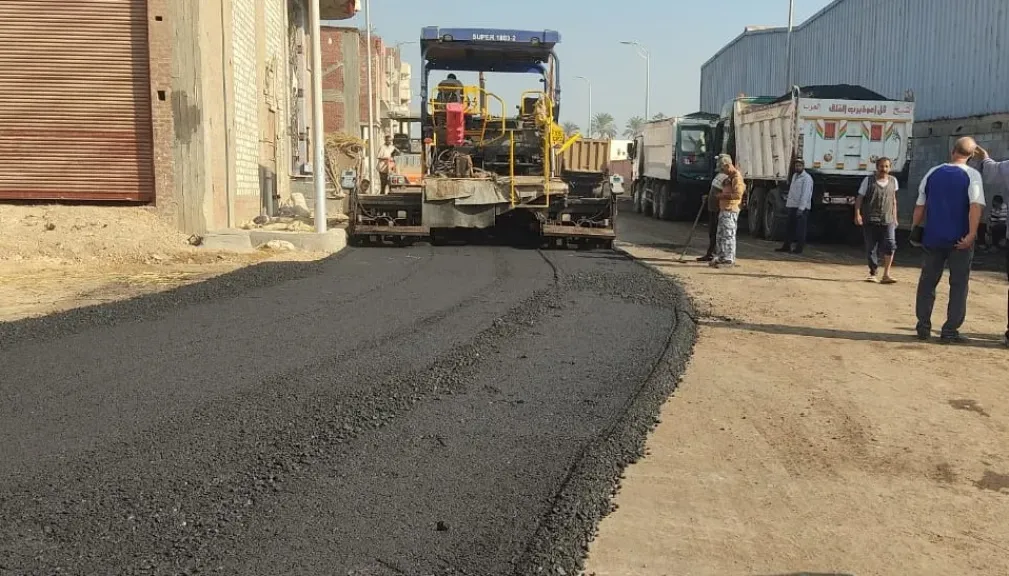 محافظة البحيرة تواصل تطوير شبكة الطرق لتحقيق نقلة نوعية في البنية التحتية محافظة البحيرة تواصل تطوير شبكة الطرق لتحقيق نقلة نوعية في البنية التحتية