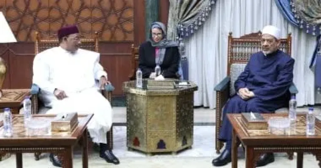 شيخ الأزهر يدعو لإنشاء لجنة من حكماء قارة أفريقيا لتخفيف حدَّة الأزمات... شيخ الأزهر يدعو لإنشاء لجنة من حكماء قارة أفريقيا لتخفيف حدَّة الأزمات والنِّزاعات